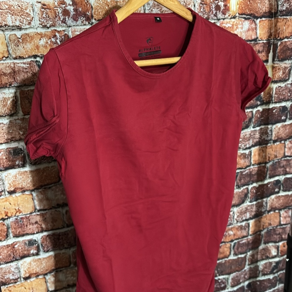Alphalete Red Fitted Short Sleeve T-Shirt rolled hem medium stretchy men’s gym